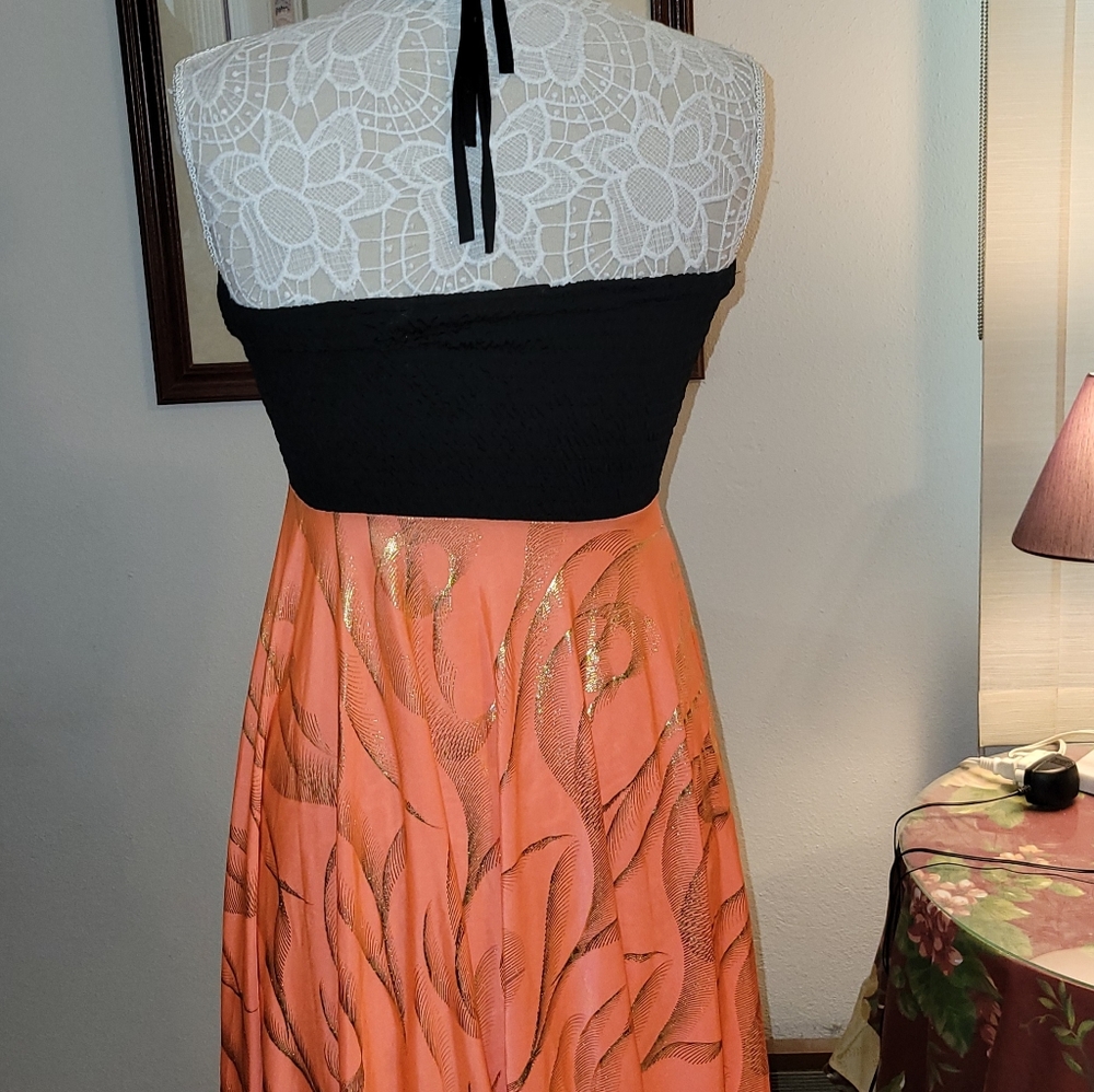 Shoreline stapless summer dress. - Picture 3 of 6